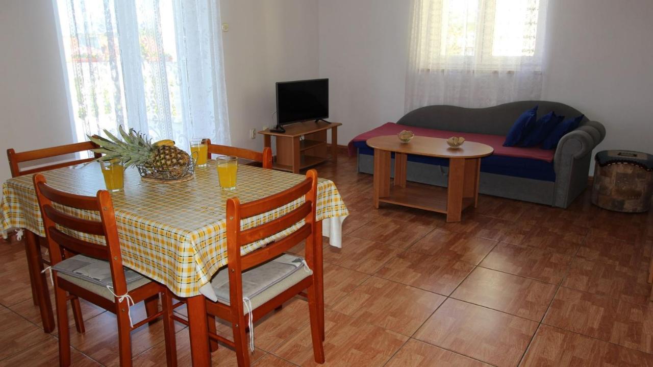 Apartments Ravlic Ana Malinska Dış mekan fotoğraf