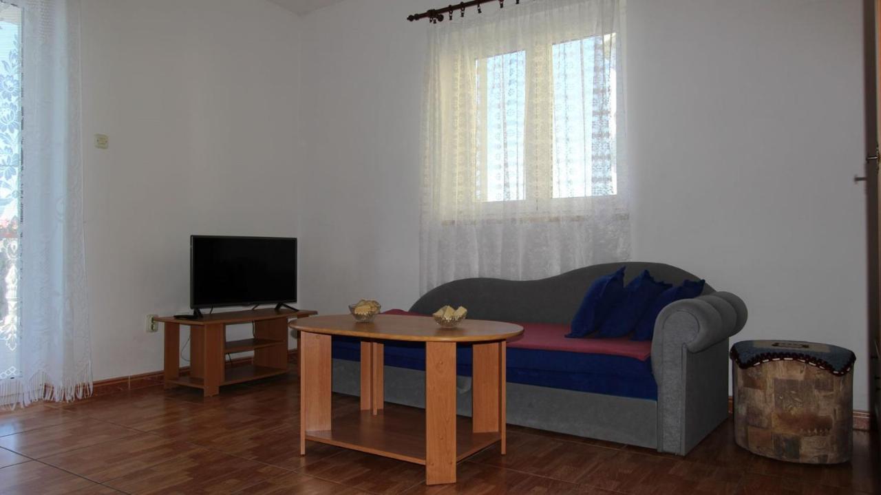 Apartments Ravlic Ana Malinska Dış mekan fotoğraf